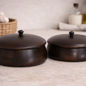 קופסת אחסון מעץ בגוון חום כהה אגוז עמוק